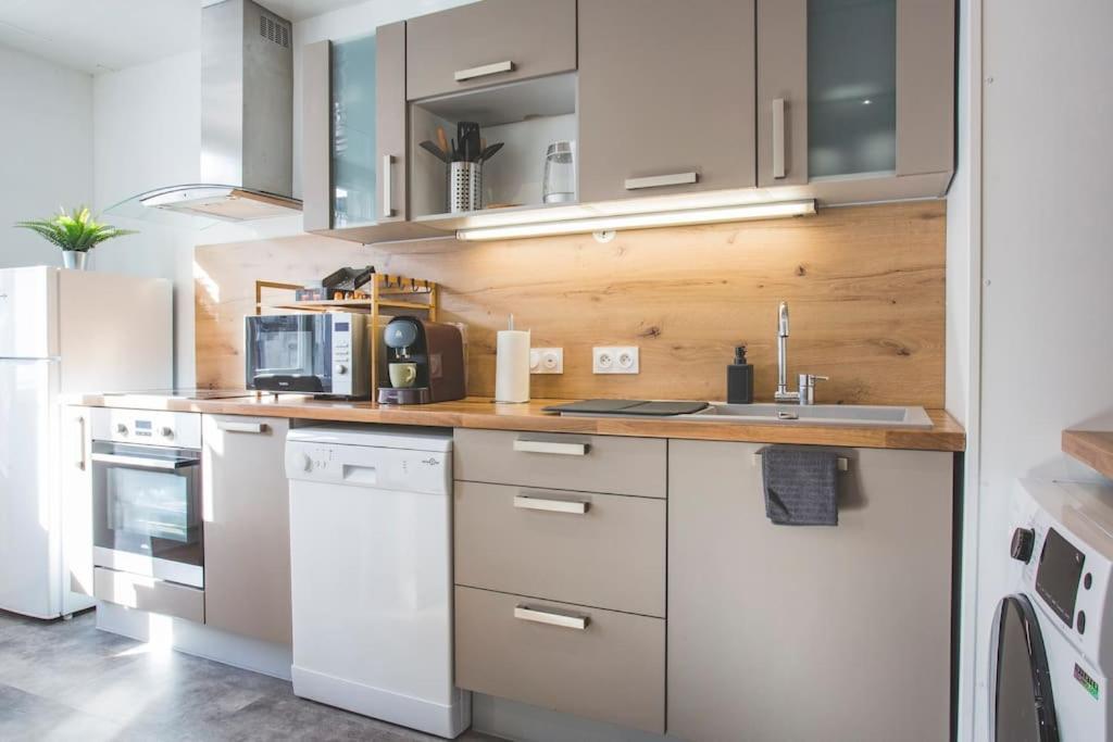 Bel Appartement Lumineux Proche Du Centre-Ville دويه المظهر الخارجي الصورة